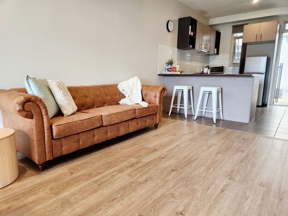 Kitchen and lounge area