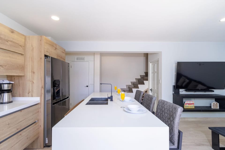 A dining space ideal for small meal