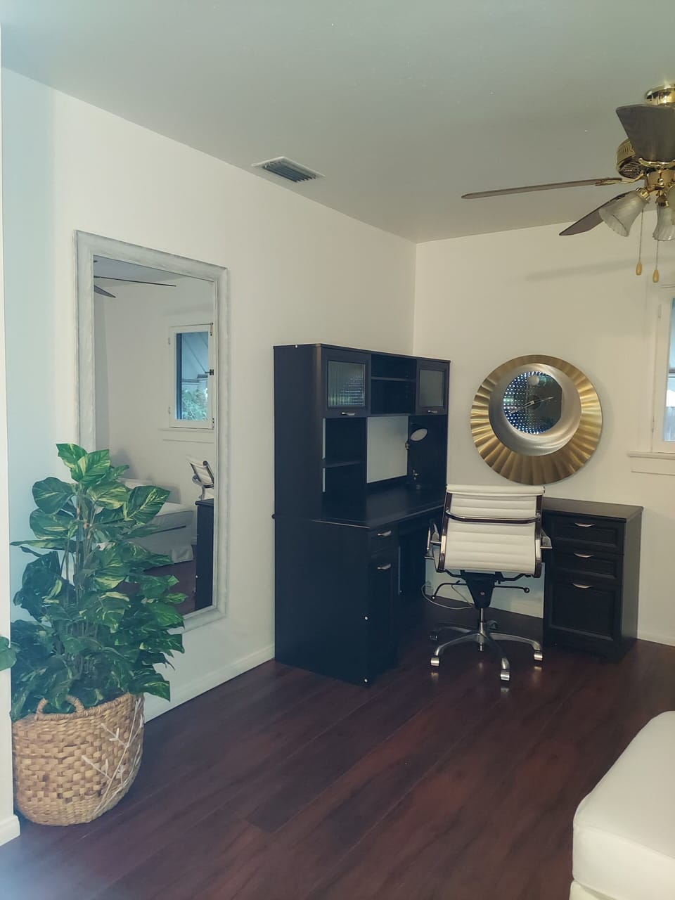 Dedicated work space full view