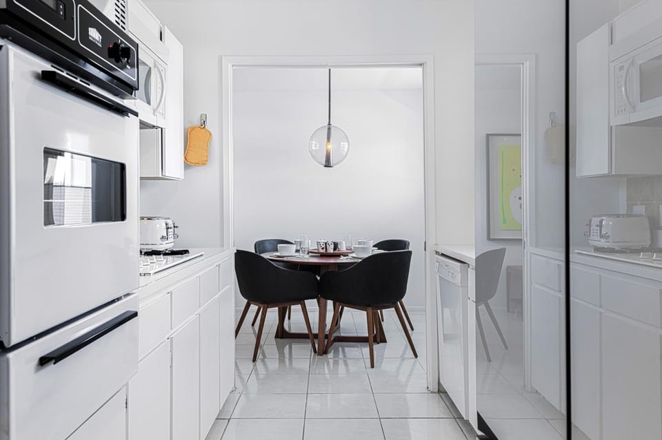 Swanky dining table for 4