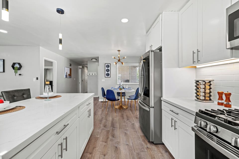 Create the culinary creations of your dreams in this contemporary kitchen
