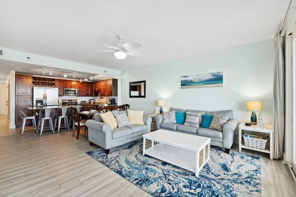 Friends and Family Living Area with Pull out Sleeper Sofa!