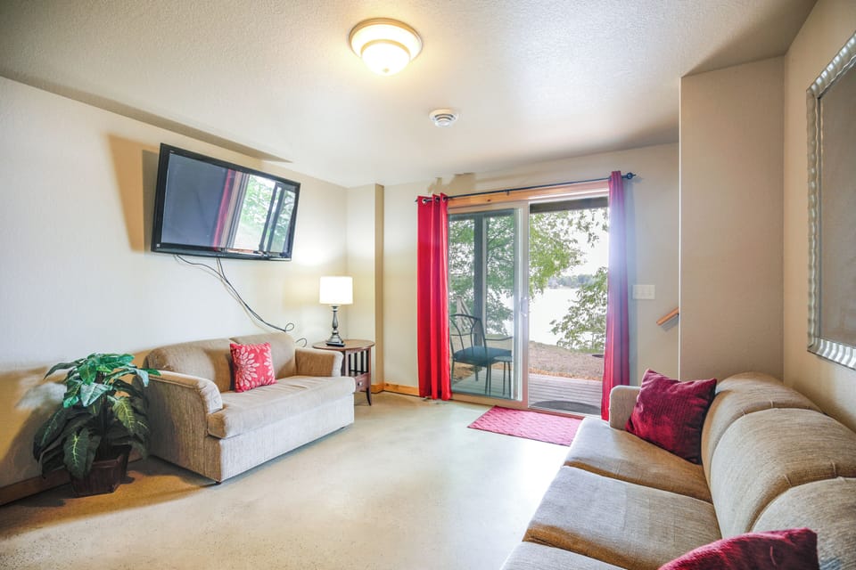 Family Room | Full Sleeper Sofa | Basement | DVD Player | Board Games