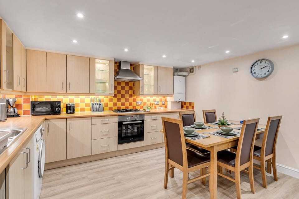 Fully equipped kitchen