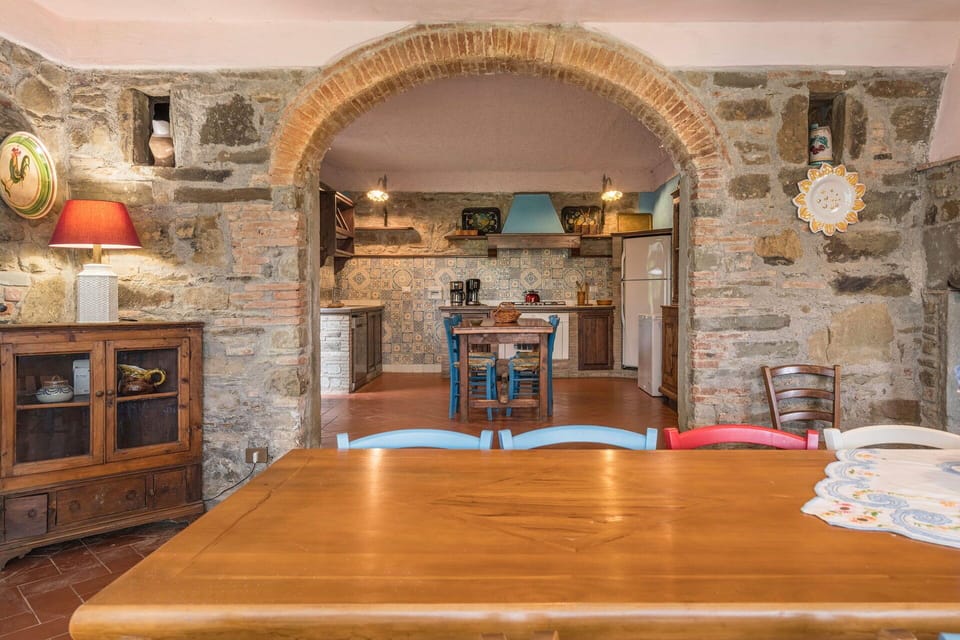 Amenities, Autumn, Dining Room, Room Detail, Spring, Summer