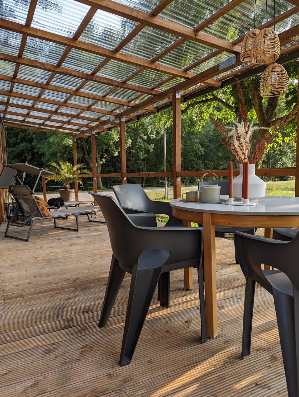 Outdoor dining