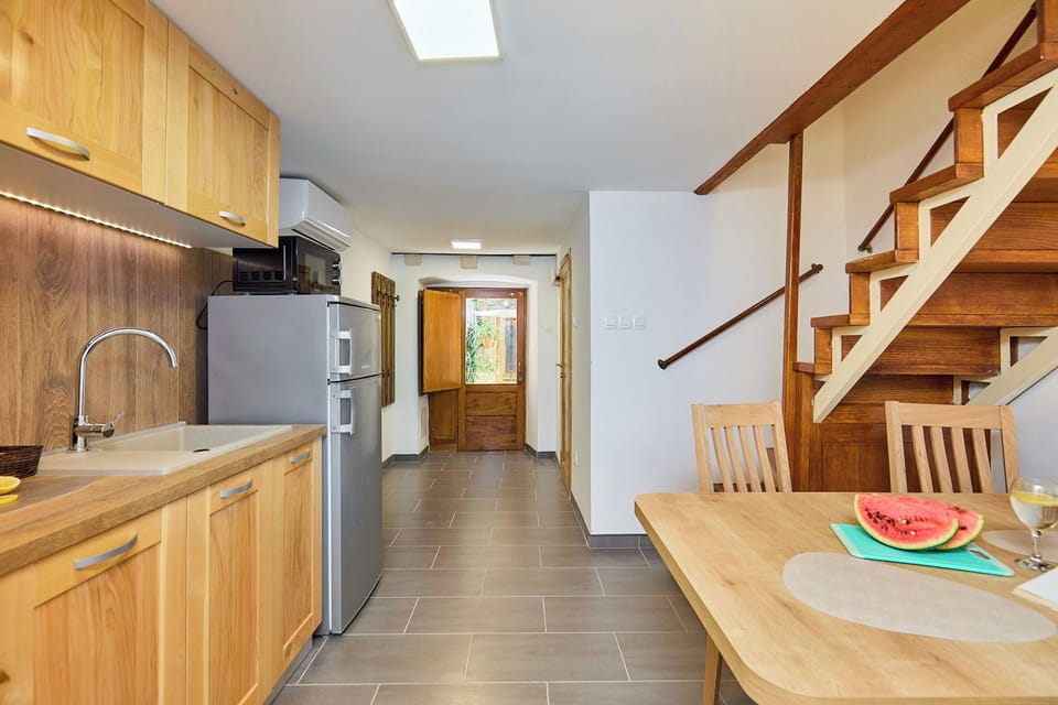 Kitchen / dining area