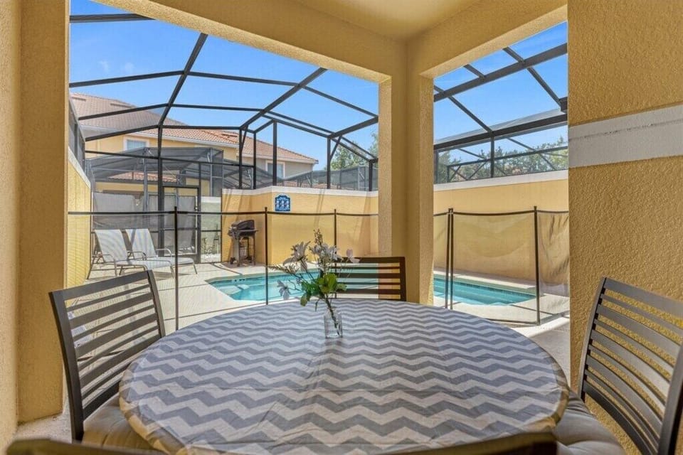 8953 Bismarck Palm Road (24).jpg