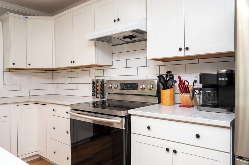 Newly updated kitchen with all of your cooking essentials. 