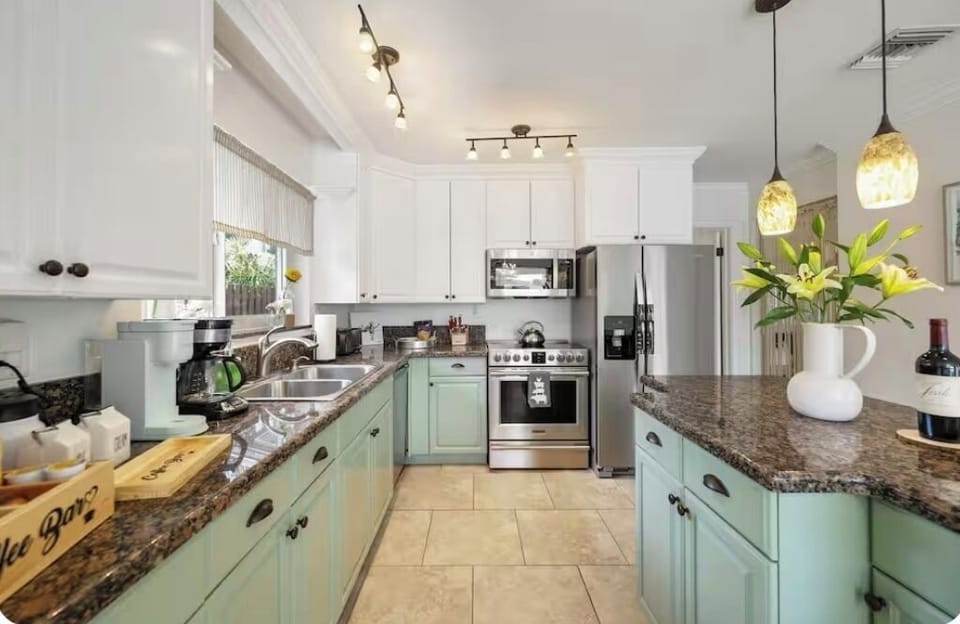 Fully equipped kitchen