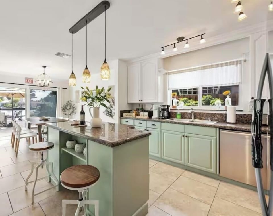 Fully equipped kitchen