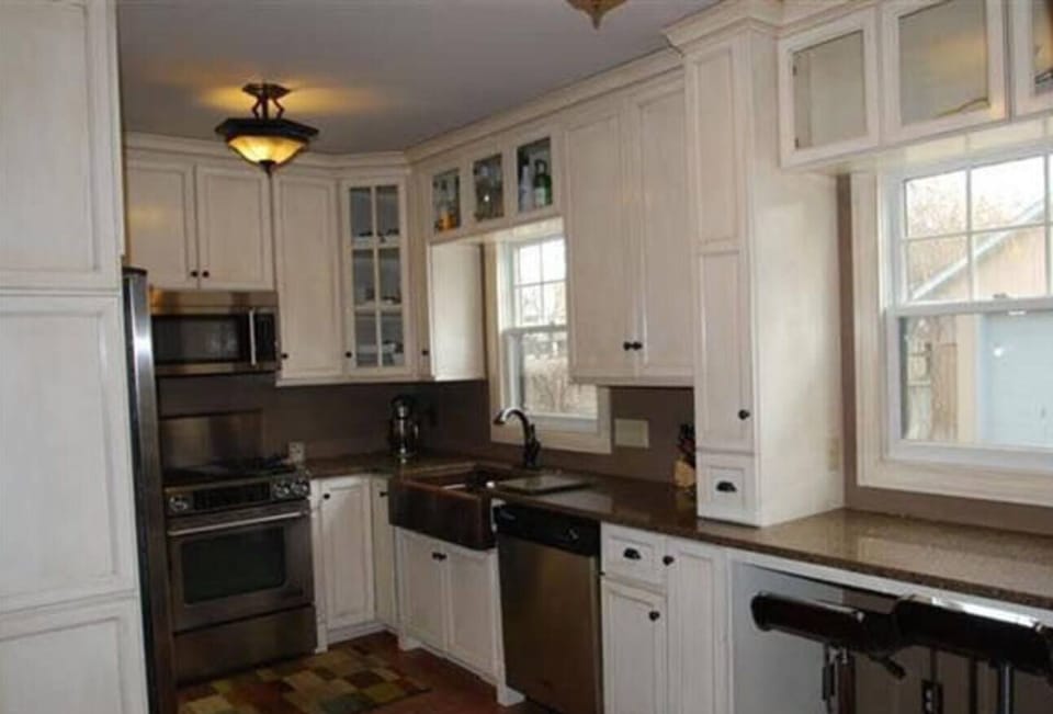 Main Floor - Kitchen w/Farmhouse Sink and Breakfast Nook