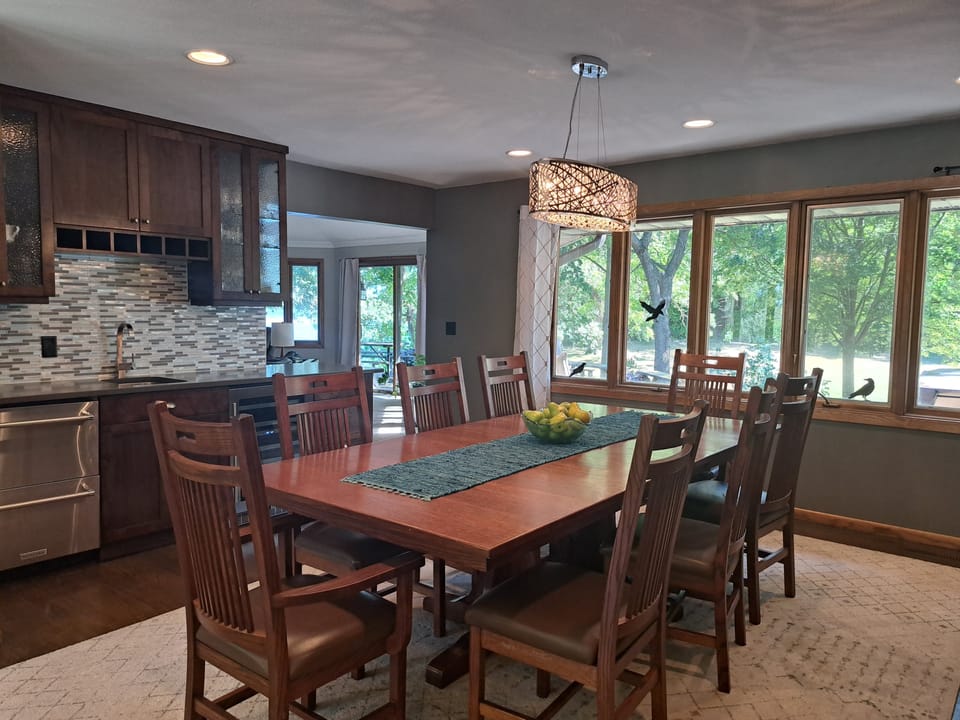 sandlakehomediningtable