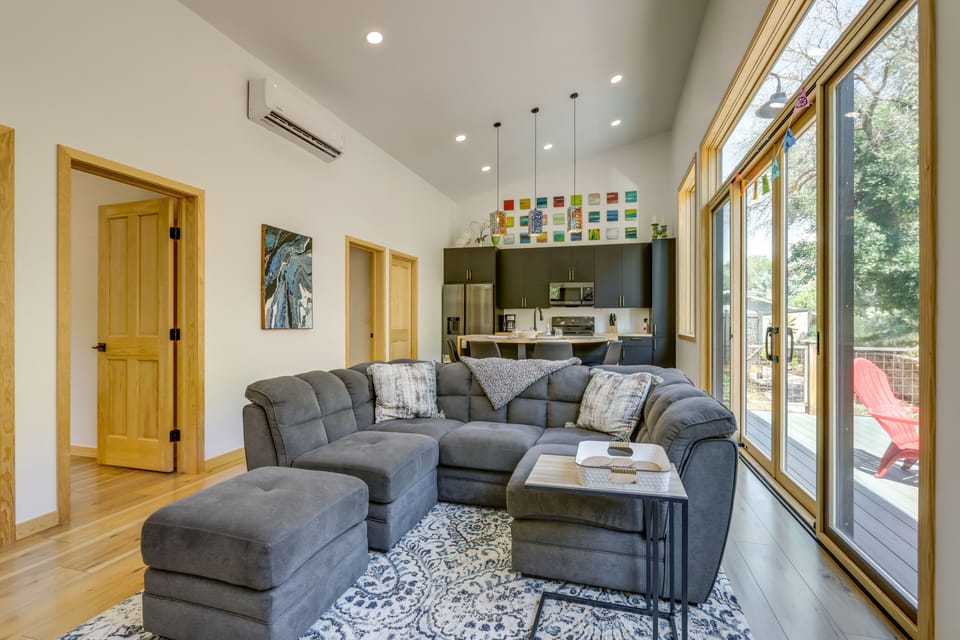 Living Room | Full Sleeper Sofa | Free WiFi | Central A/C & Heating | Smart TV