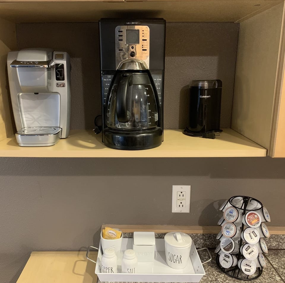 Coffee Bar (Middle Floor)