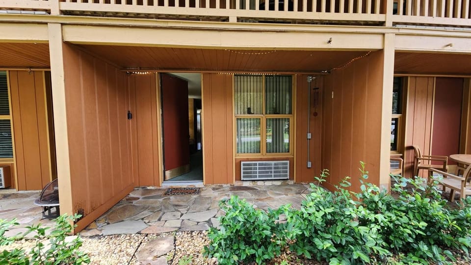 Rustic Country Living at River Ranch Sleeps 6! 102 (2008)