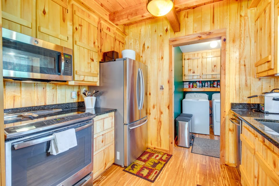 Kitchen | Keurig & Drip Coffee Maker
