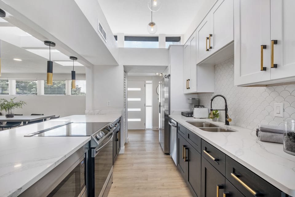 With all the windows, you won't need any lights in daytime