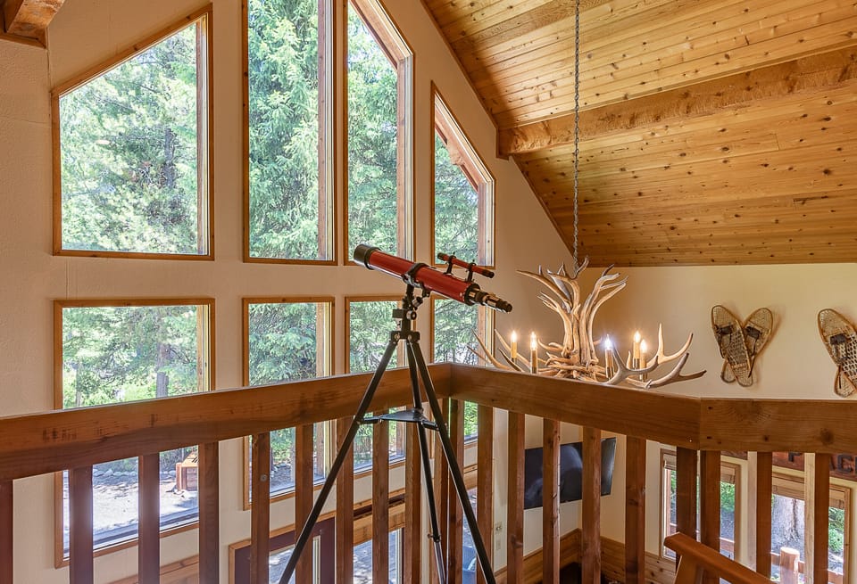 Alpine Breakwater ~ loft (bedroom #2) on upper level w/ king bed, Smart TV and ensuite 3/4 bathroom