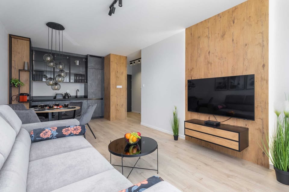 Spacious living room with full equipment. 