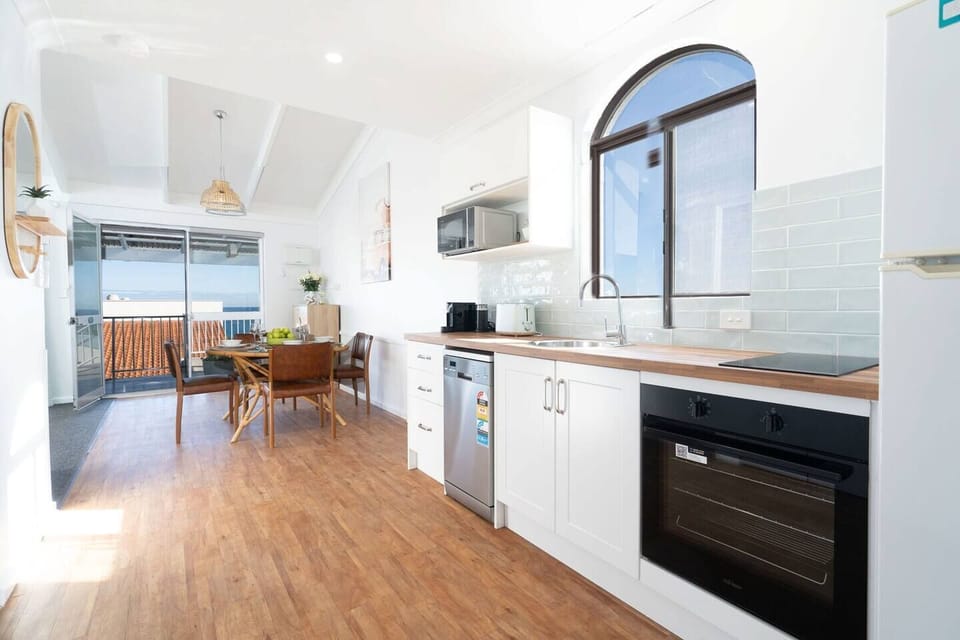 Open plan kitchen - fully equipped