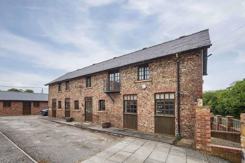 Widger Mews Apartment, Norton - Host & Stay