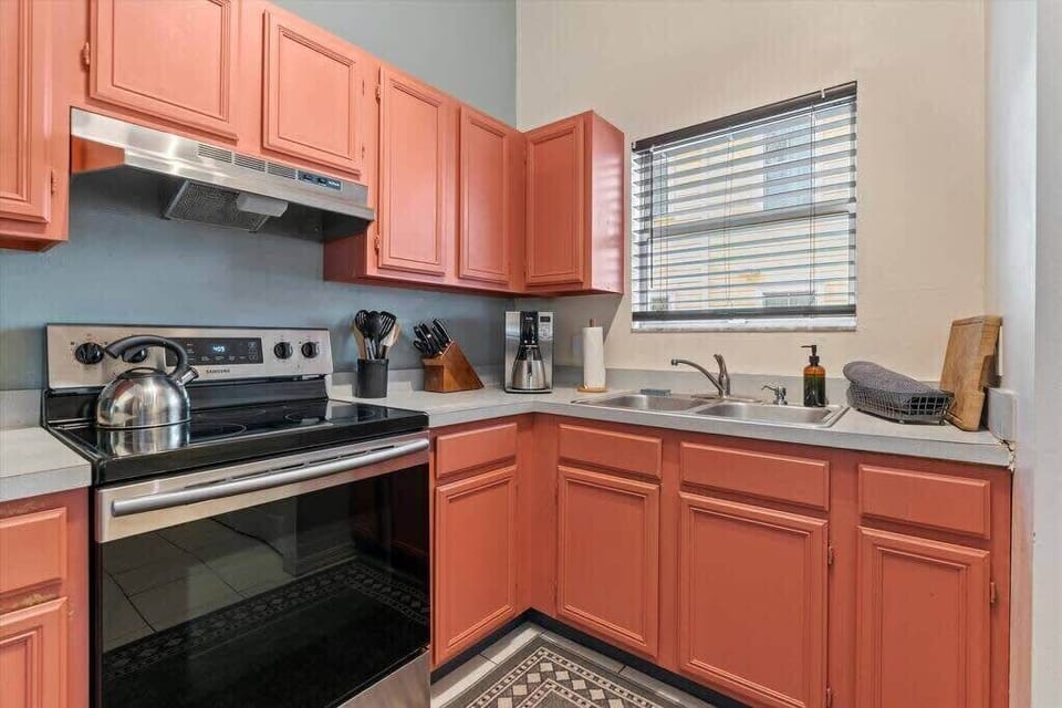 Lots of cabinet space ideal for longer stays.