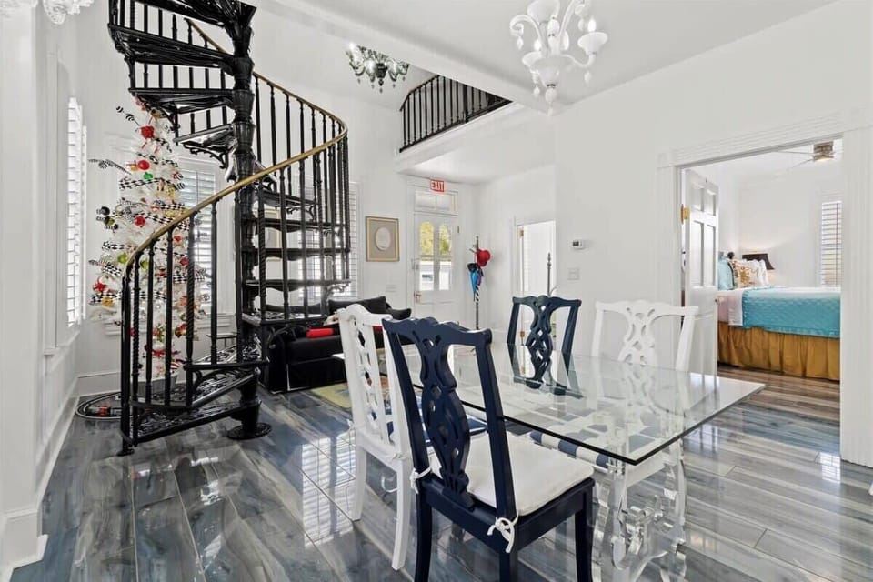 Who doesn't love a spiral staircase!