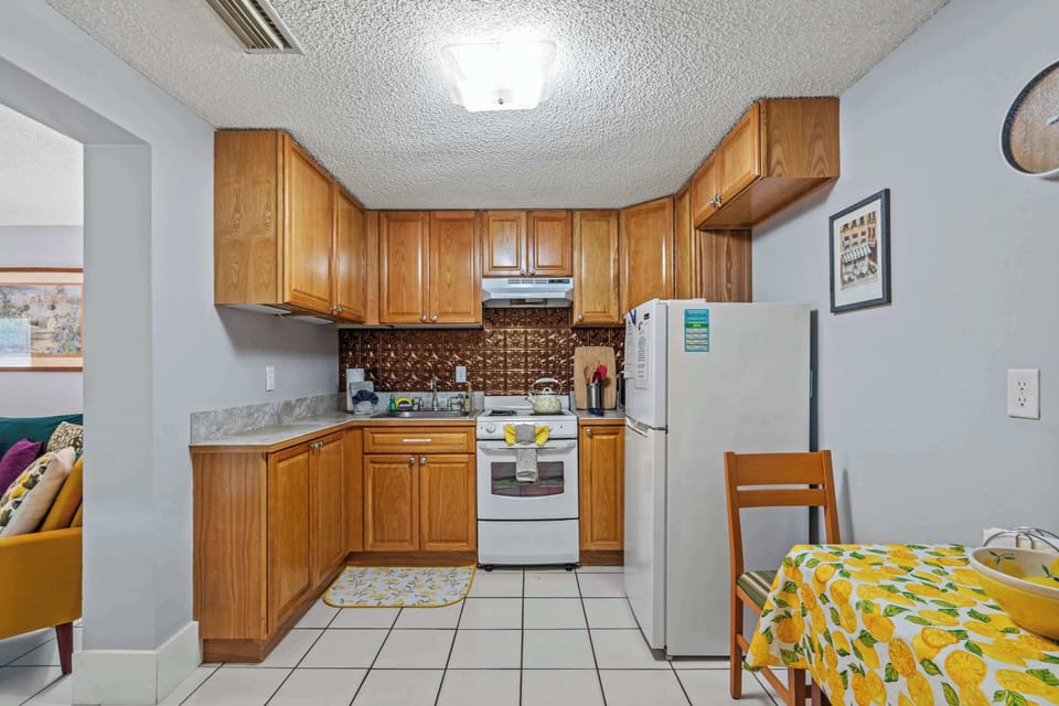 A fully-equipped kitchen