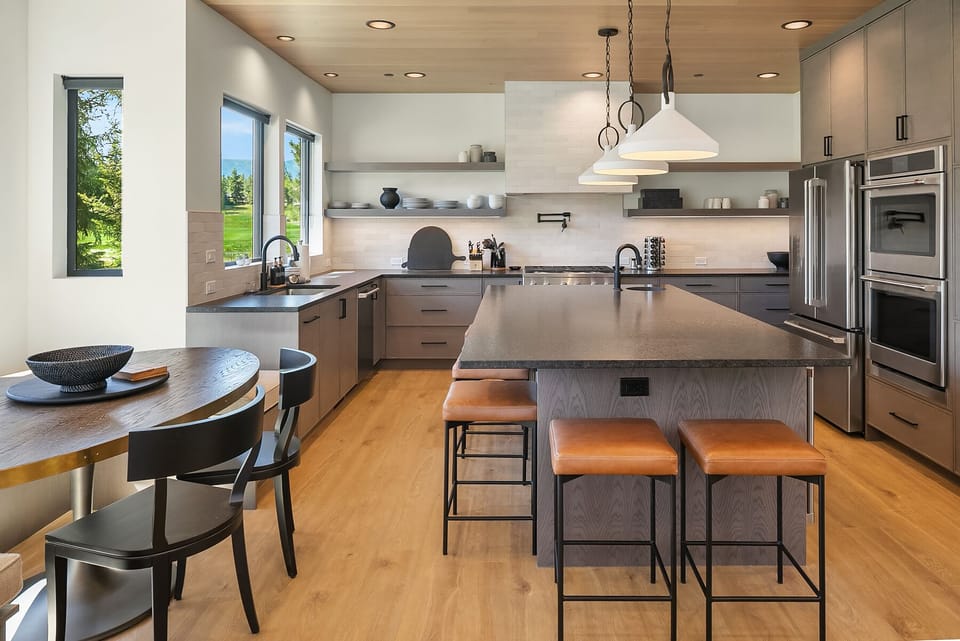 Sweet Sixteen: - Fantastic kitchen with a large center island that seats 6.
