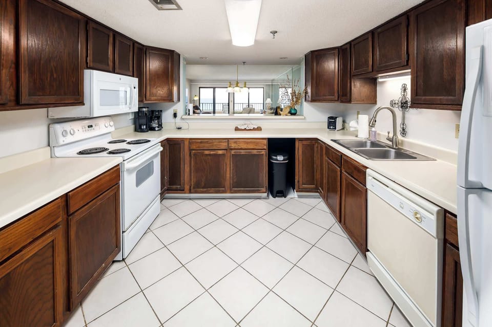 Fully stocked kitchen