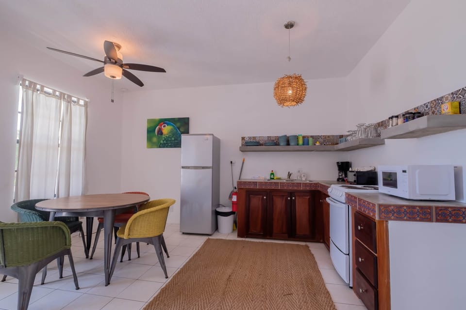 Kitchen and Dining Area (1)