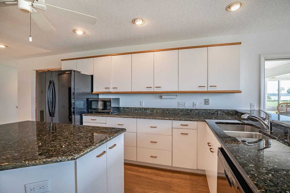 Spacious kitchen