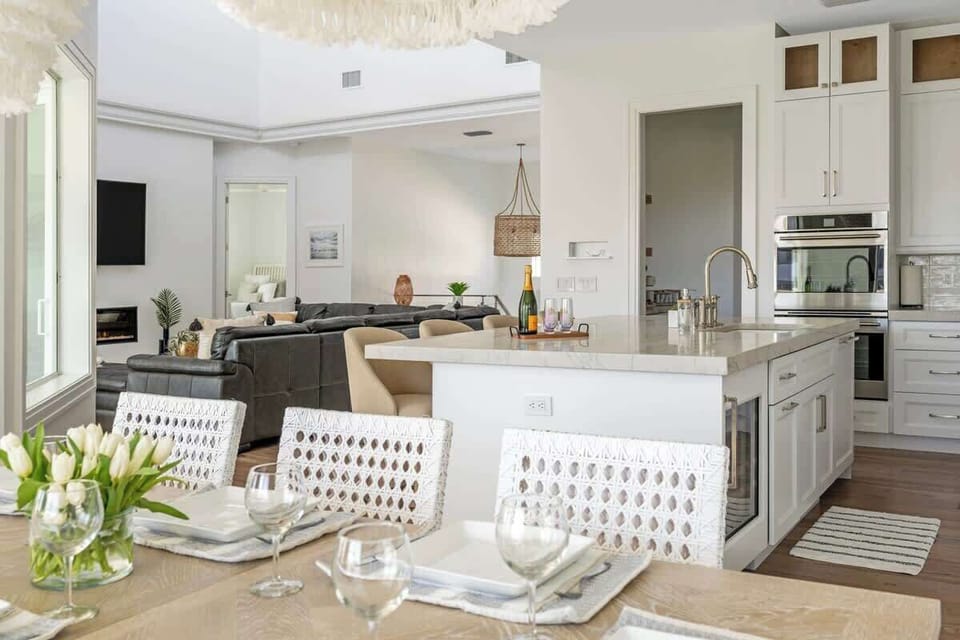 Equipped with state-of-the-art appliances, this kitchen is a dream come true for aspiring chefs and food lovers alike.