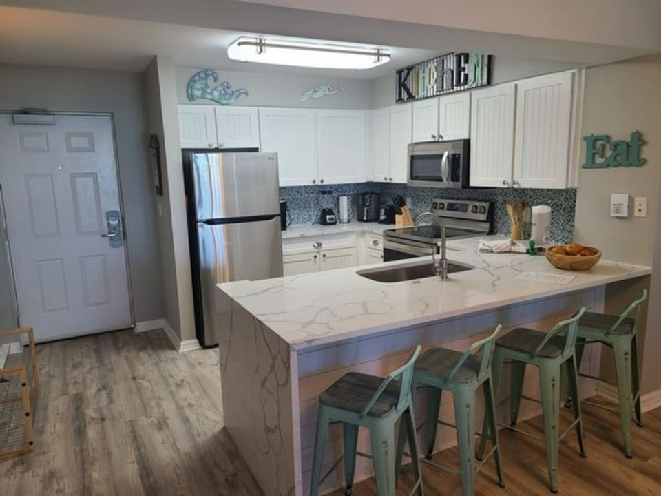 Indoors, Kitchen, Kitchen Island, Microwave, Oven