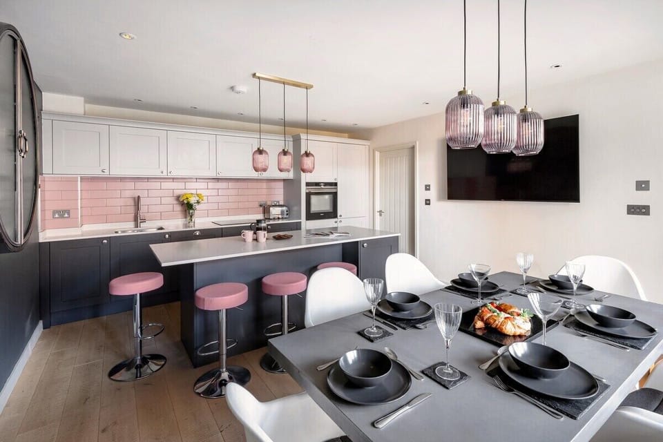 We provide everything you'll need for your stay from cooking basics and utensils to those all-important wine glasses! 