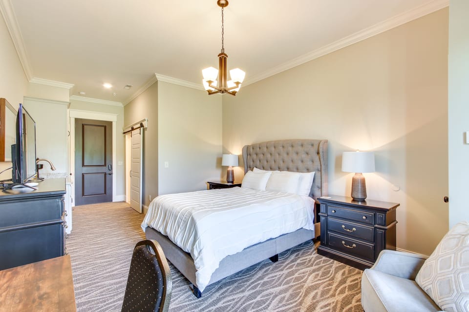 Loretto Vacation Rental | Studio | 1BA | Step-Free Access | 600 Sq Ft