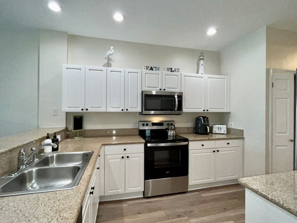 Fully stocked kitchen.