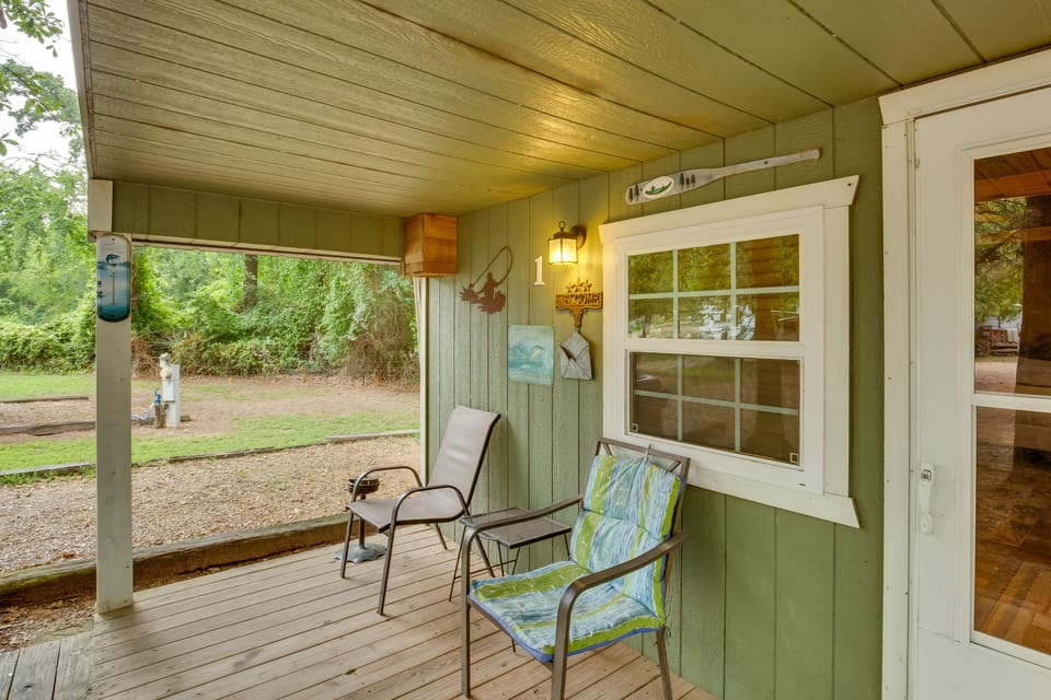Covered Porch | Gas Grill | Shared Picnic Tables & Fire Pits