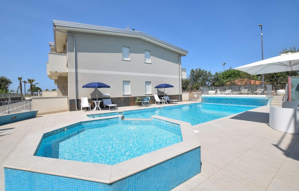 pool