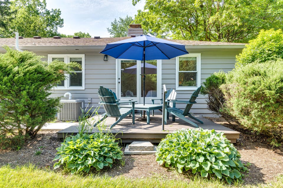 Backyard | Outdoor Seating Area
