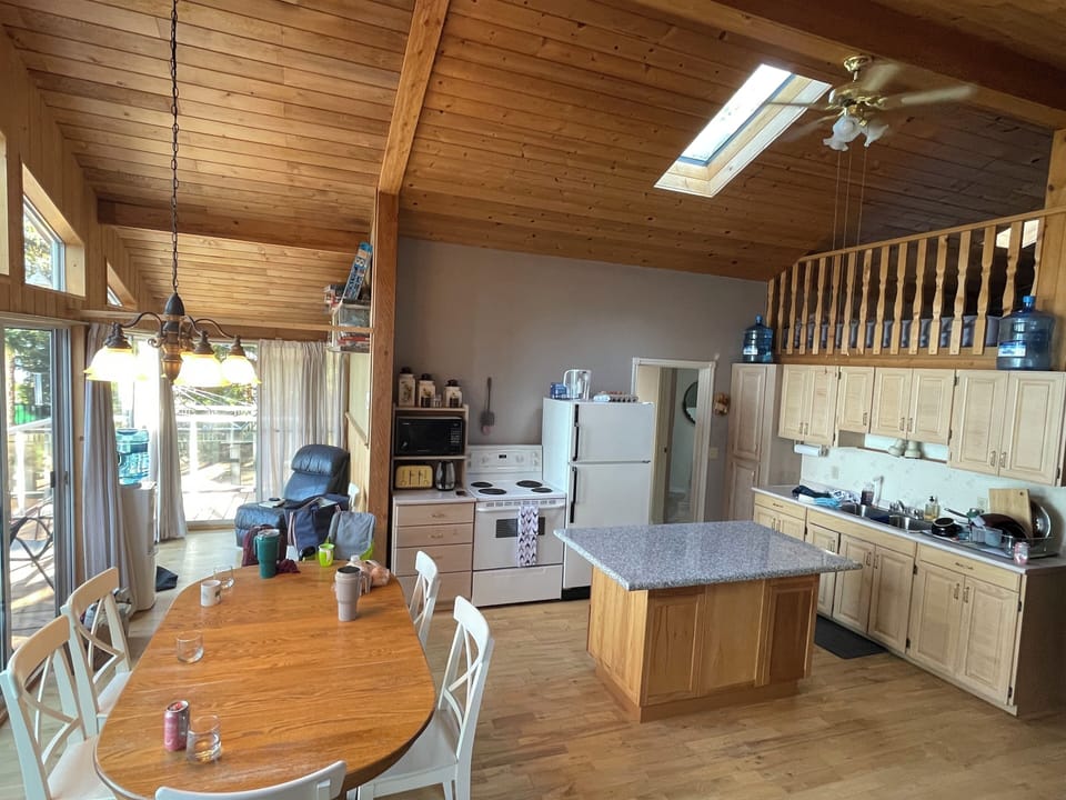 Cabin dining table