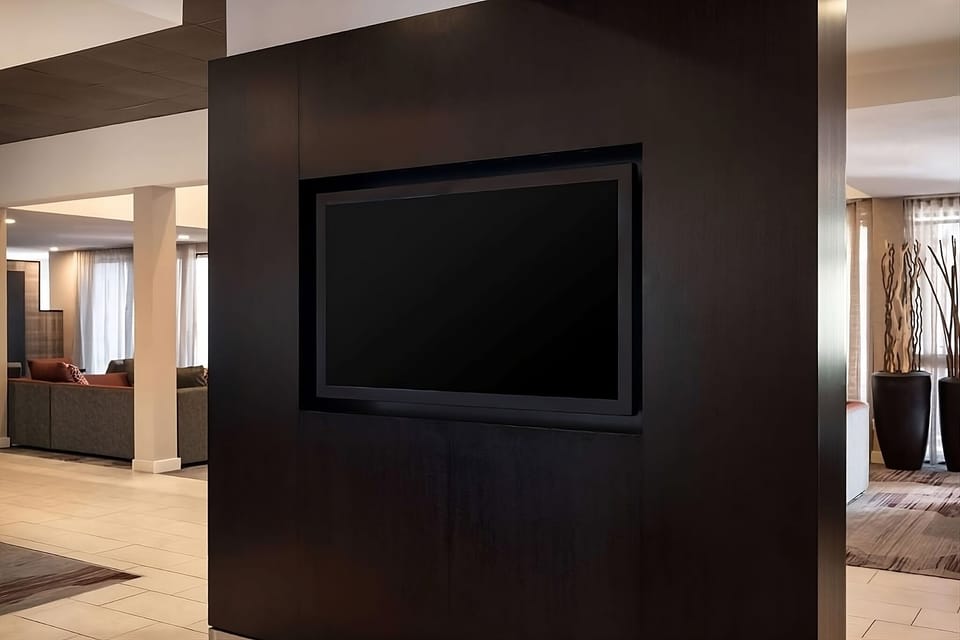 Arrive smoothly with a modern lobby designed for easy flow.