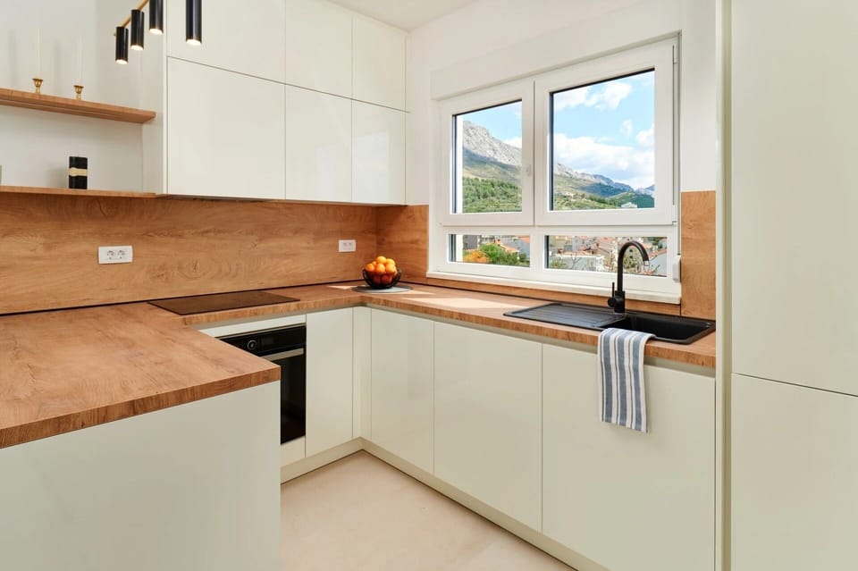 Kitchen 1