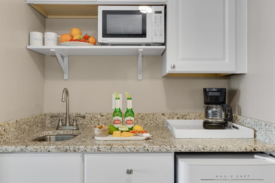 Cook with a view: Your oceanfront culinary escape!