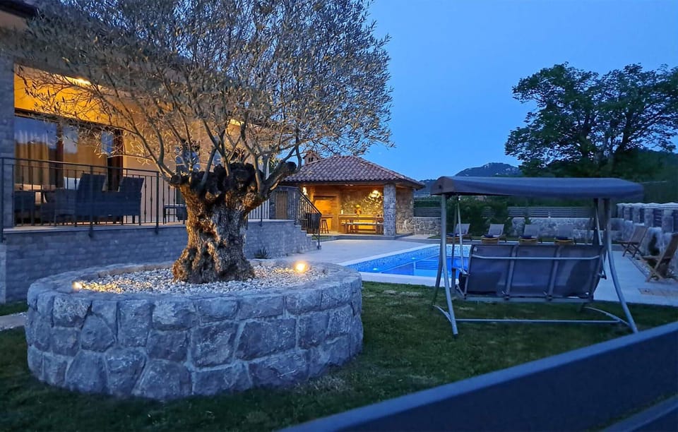 pool