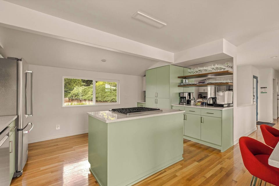 Open modern kitchen.