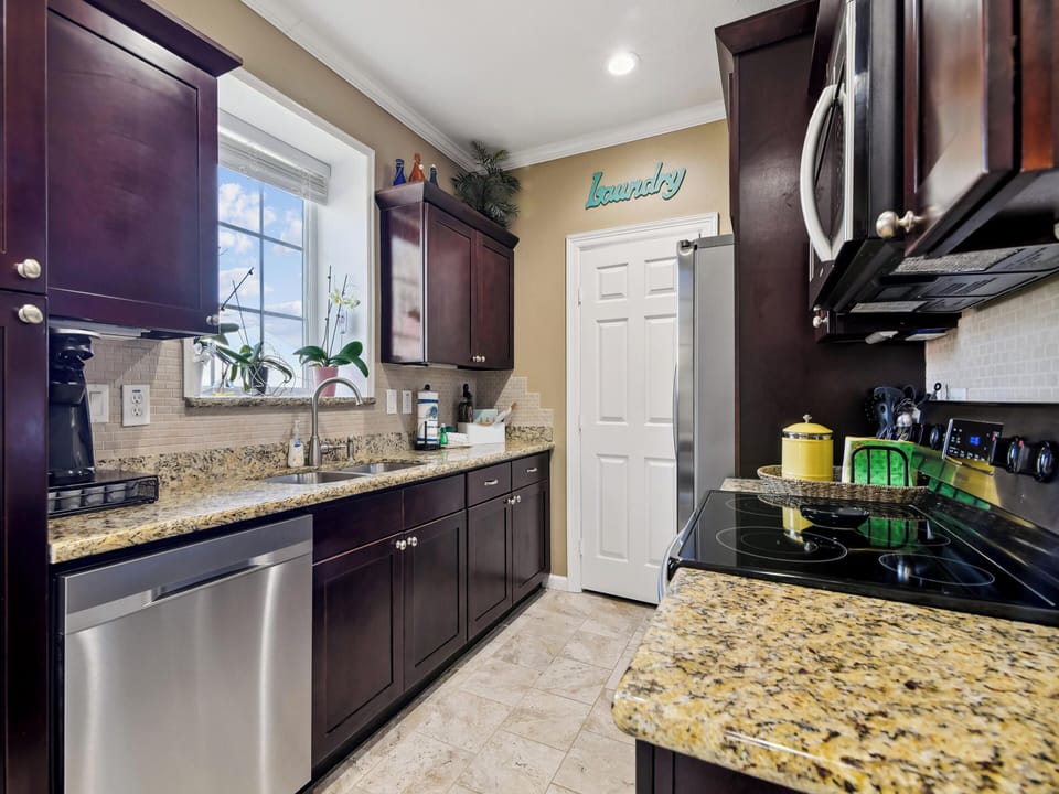 Full Kitchen