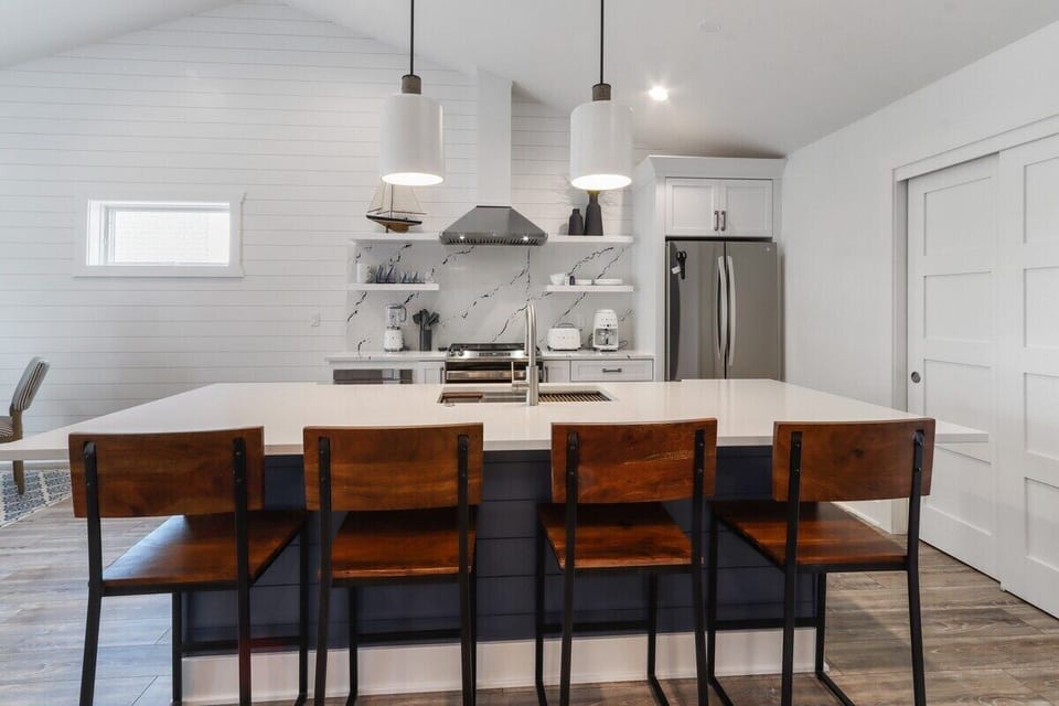 Kitchen Island with chairs