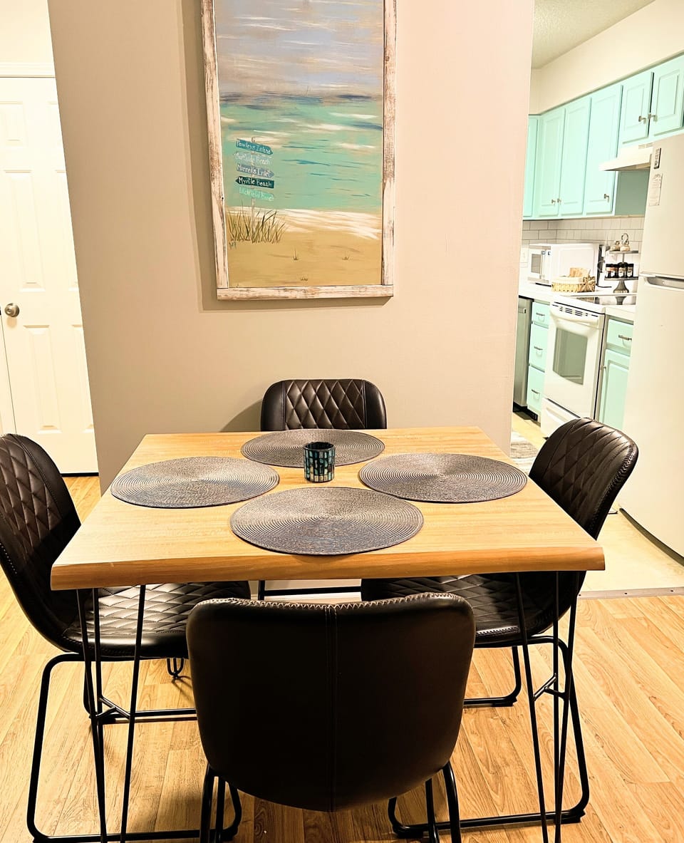 Dining area for 4